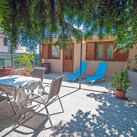 Apartman Kirac Pomer Exteriér fotografie