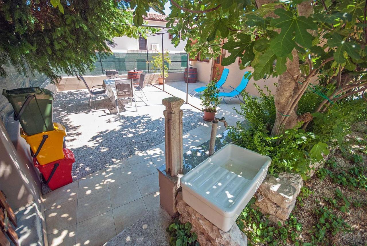 Apartman Kirac Pomer Exteriér fotografie